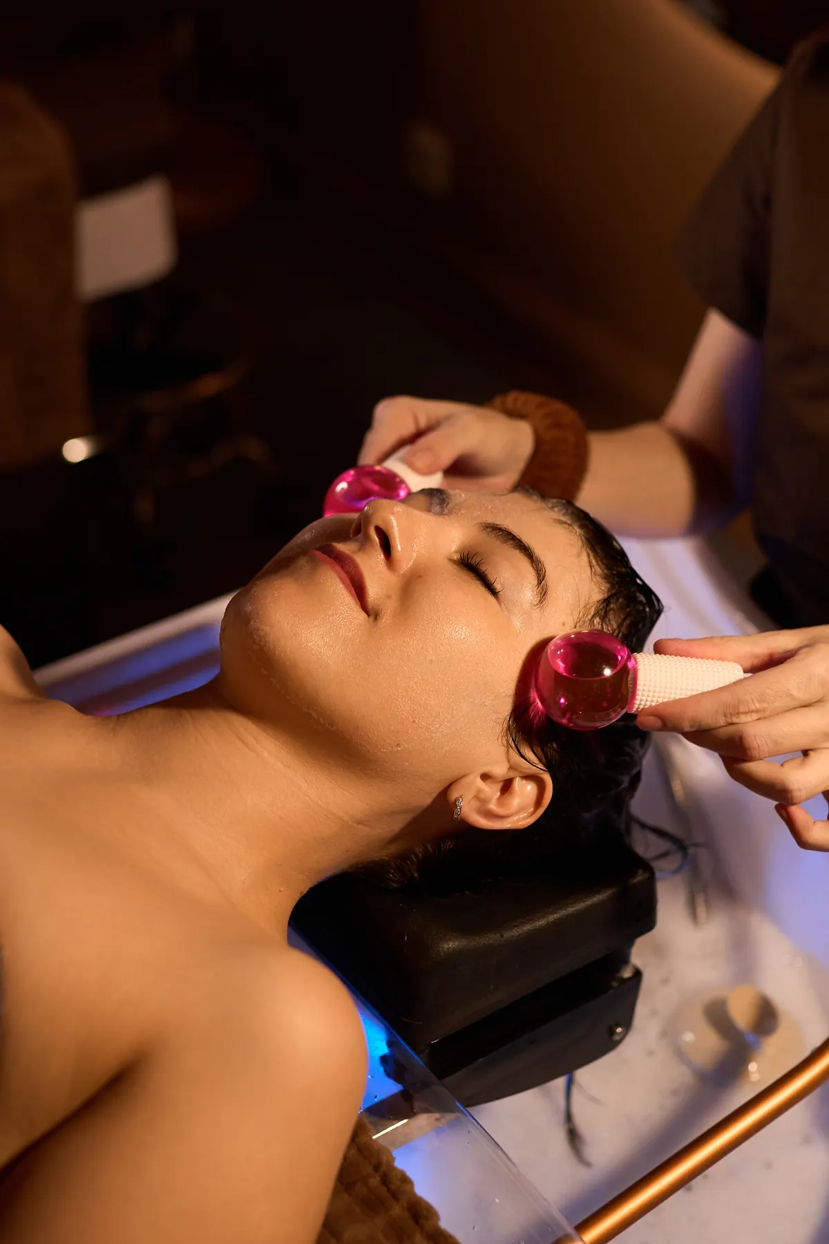 Криосферы для массажа лица в японском SPA головы